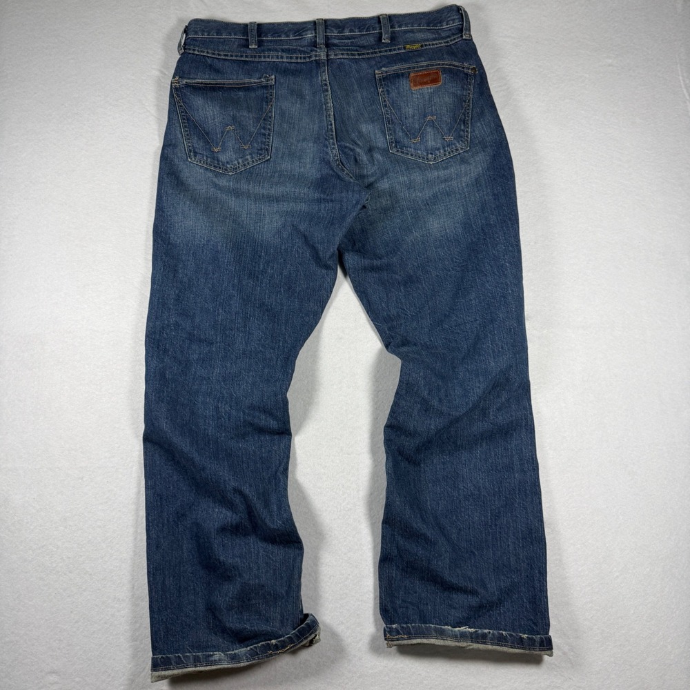 Wrangler Retro Boot Cut Jeans Mens 36x32 Medium Wash Blue Denim WRT20TB - Picture 2 of 12
